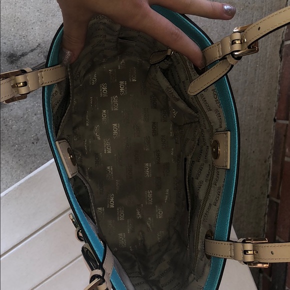 Michael Kors purse - Picture 2 of 5